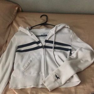 White hollishter jacket